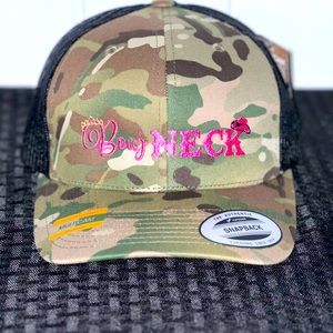 Camo Hat embroidered with Pink Boujneck Logo